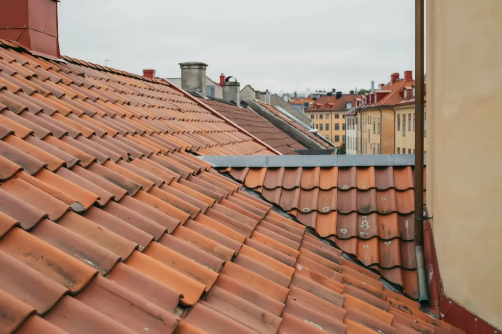 oml ggning av tegeltak p flerbostadshus i haga g teborg