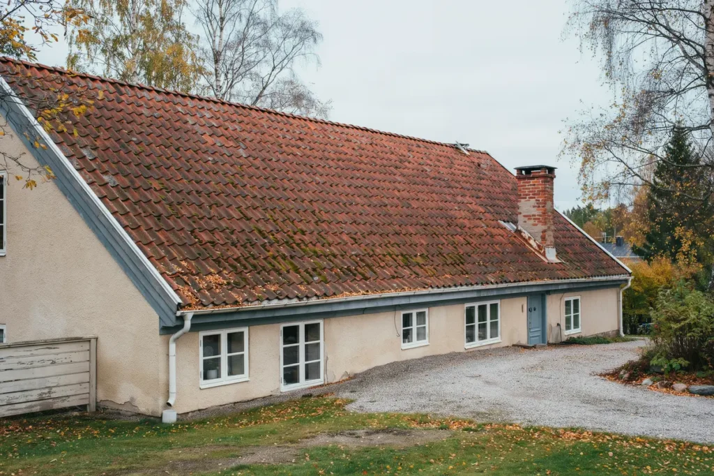 tecken p att taket beh ver bytas en praktisk guide f r villa gare